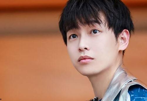 圈内爆料张婧仪恋情,甜蜜恋情引粉丝热议  第1张